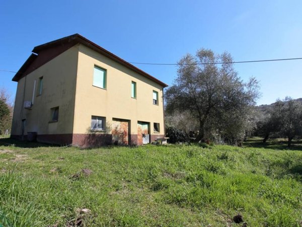 casa indipendente in vendita ad Amelia