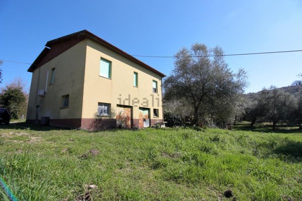 casa indipendente in vendita ad Amelia