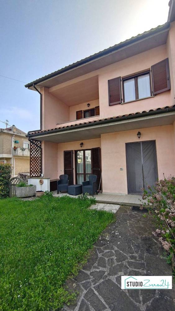 villa in vendita ad Amelia