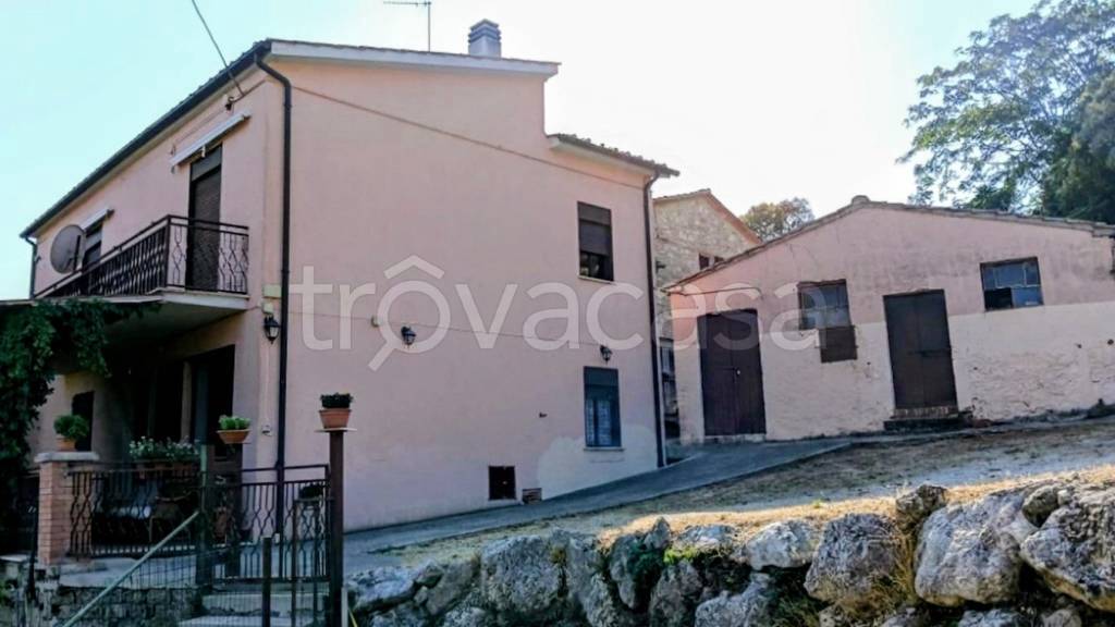casa indipendente in vendita ad Amelia