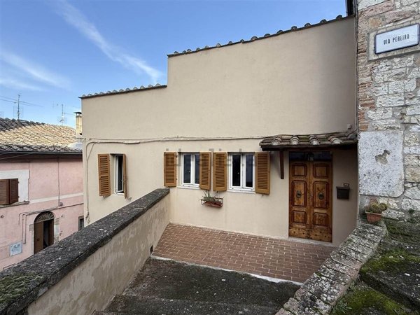 casa indipendente in vendita ad Amelia