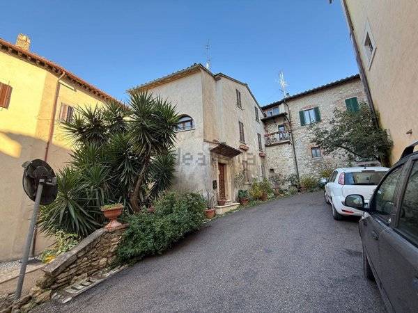 esavano in vendita ad Amelia