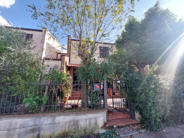 casa indipendente in vendita ad Amelia