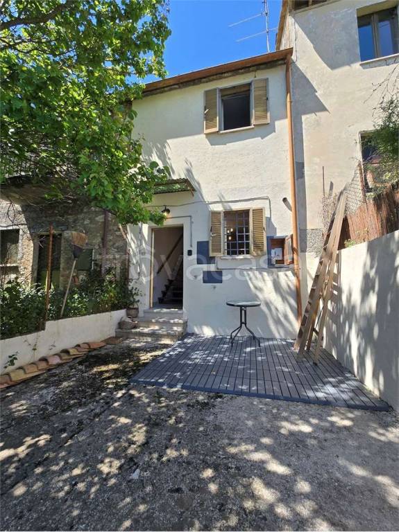 casa indipendente in vendita ad Amelia