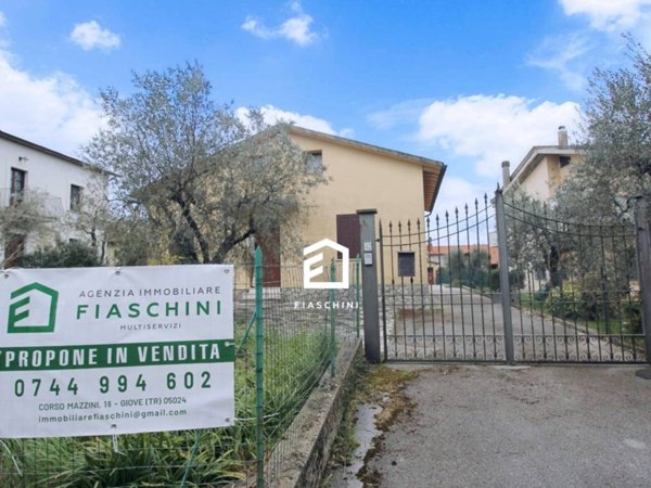 casa indipendente in vendita ad Amelia