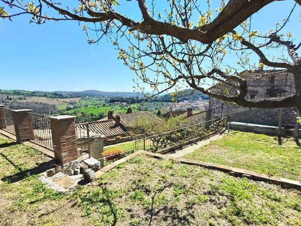 casa indipendente in vendita ad Amelia