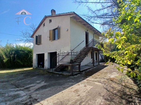 casa indipendente in vendita ad Amelia