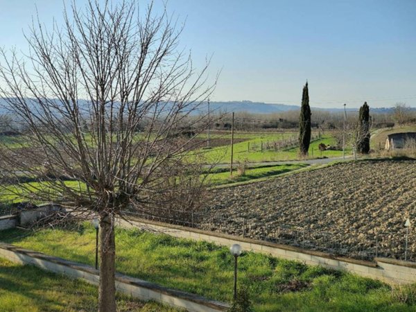 casa indipendente in vendita ad Amelia