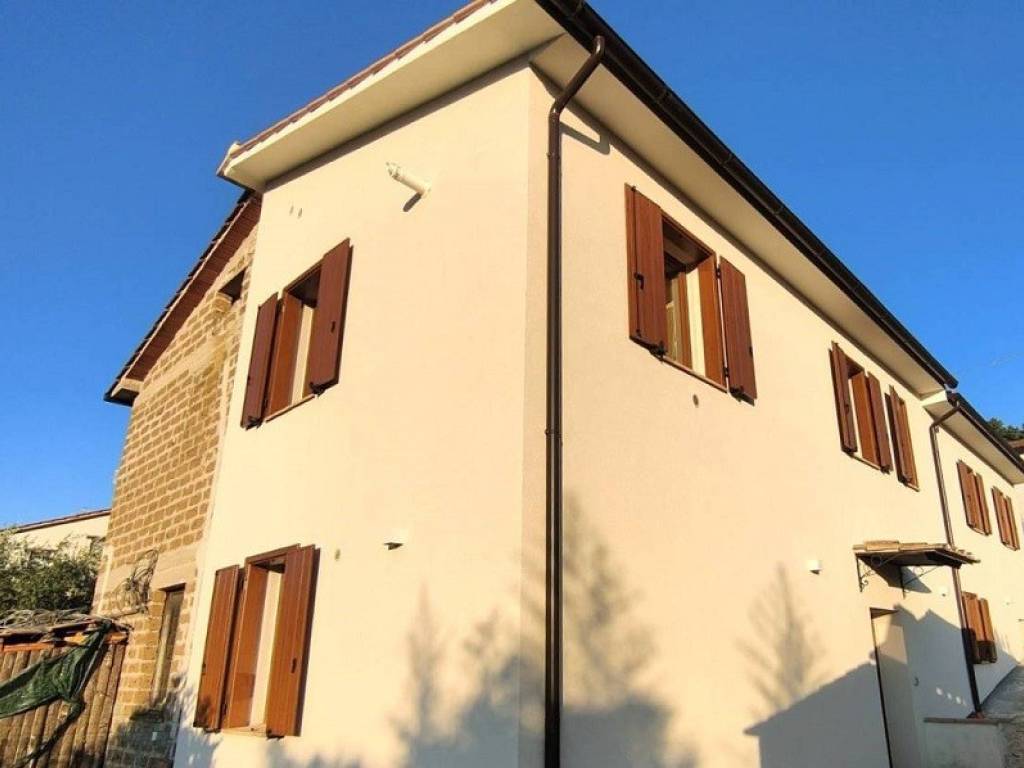 casa indipendente in vendita ad Amelia