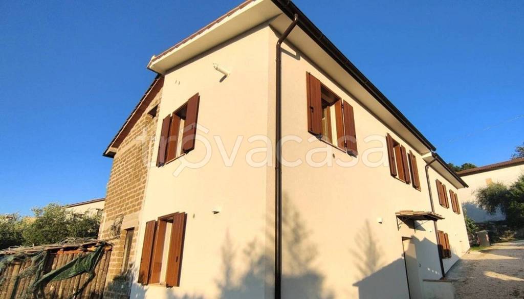 casa indipendente in vendita ad Amelia