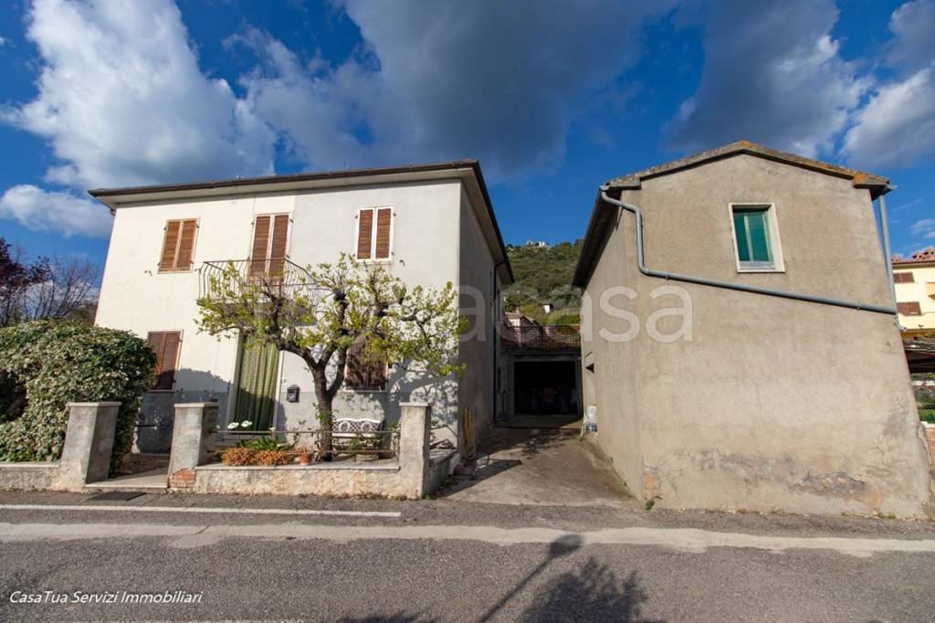 casa semindipendente in vendita ad Amelia