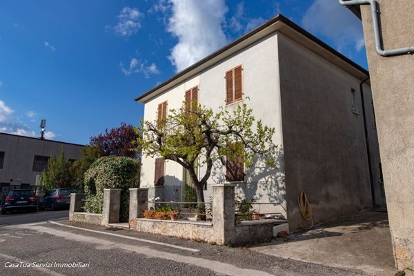 casa semindipendente in vendita ad Amelia