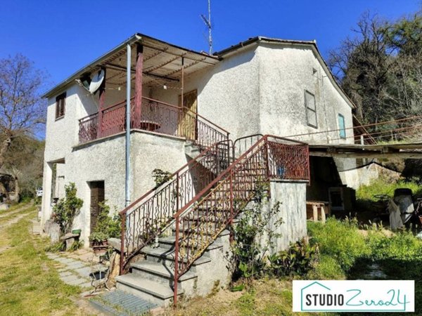 casa indipendente in vendita ad Amelia