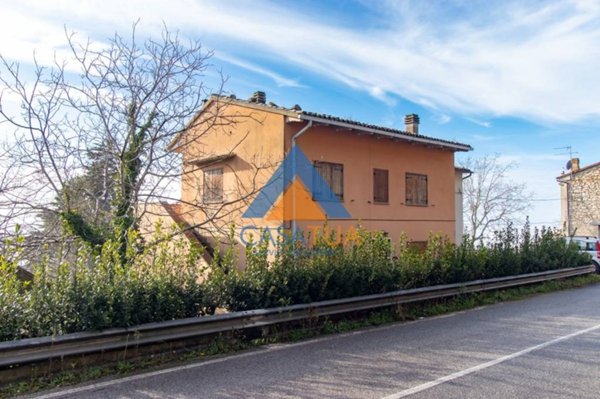 casa indipendente in vendita ad Amelia