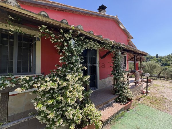 casa indipendente in vendita ad Amelia