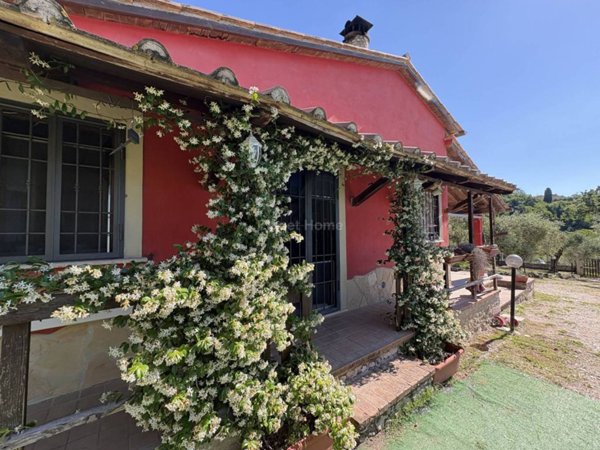 villa in vendita ad Amelia
