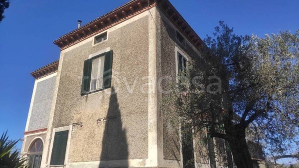 casa indipendente in vendita ad Amelia