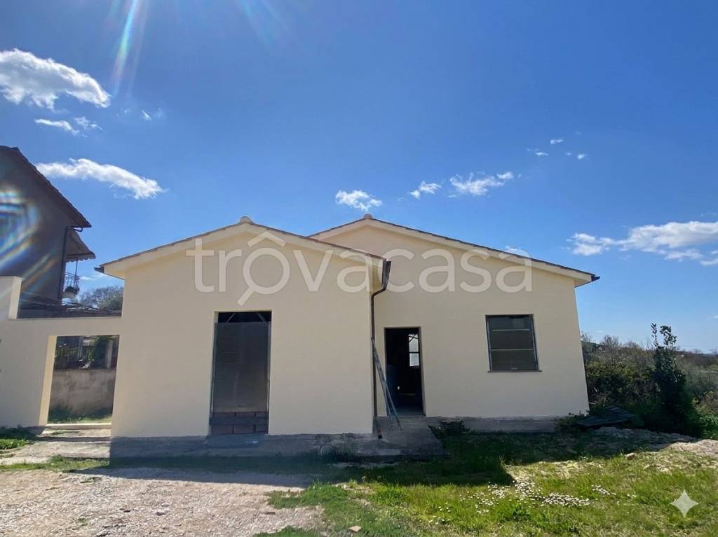casa indipendente in vendita ad Amelia
