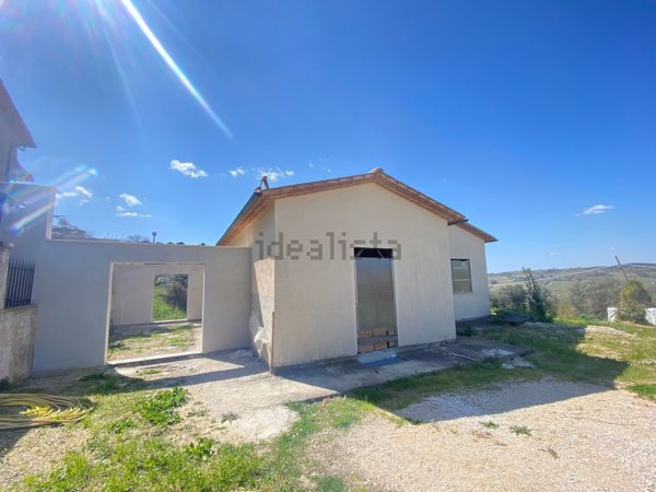 casa indipendente in vendita ad Amelia