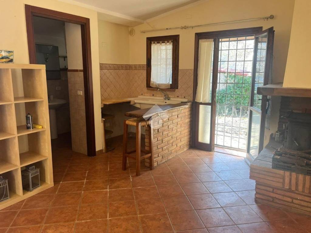 casa indipendente in vendita ad Amelia