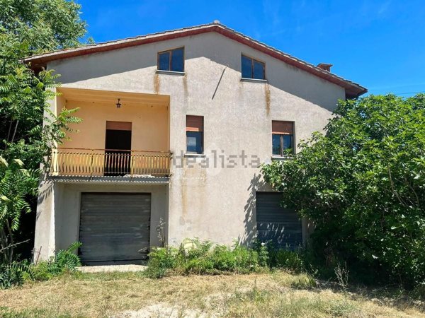 casa indipendente in vendita ad Amelia