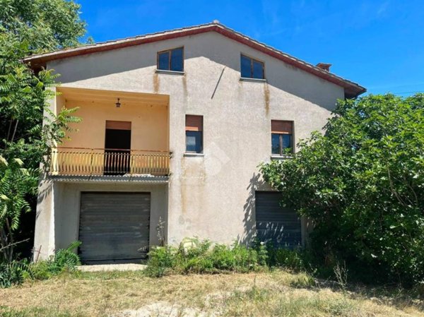 casa indipendente in vendita ad Amelia
