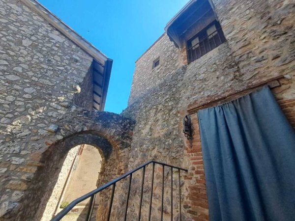 casa indipendente in vendita ad Amelia