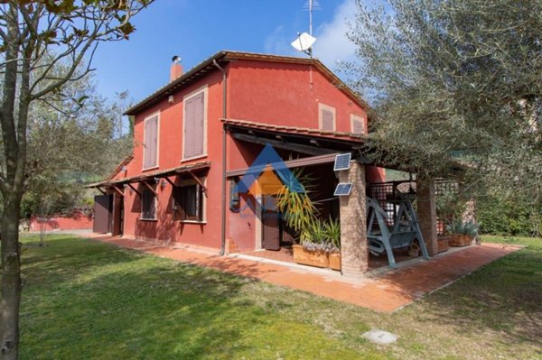 casa indipendente in vendita ad Amelia