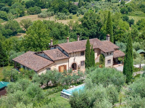 casale in vendita ad Amelia
