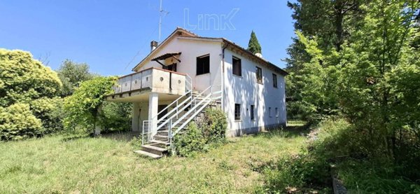 casa indipendente in vendita ad Amelia
