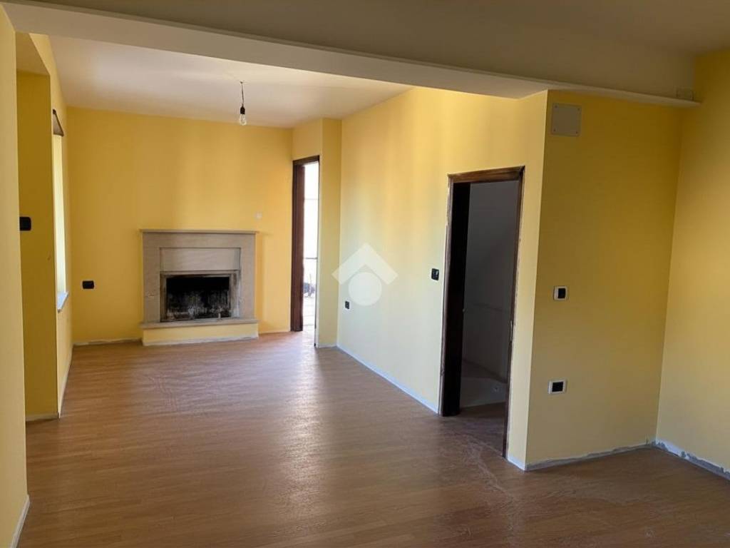 casa semindipendente in vendita ad Amelia