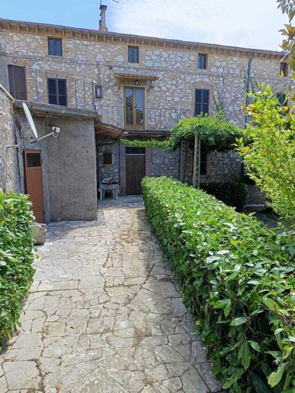 casa indipendente in vendita ad Amelia