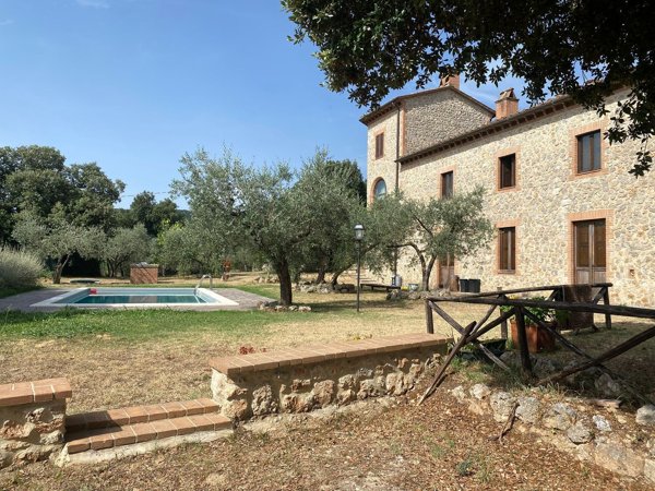 casale in vendita ad Amelia