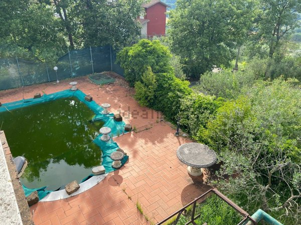 casa indipendente in vendita ad Amelia