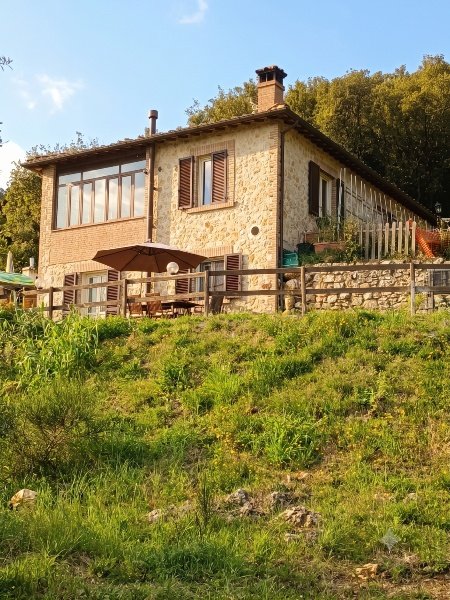 casa indipendente in vendita ad Amelia