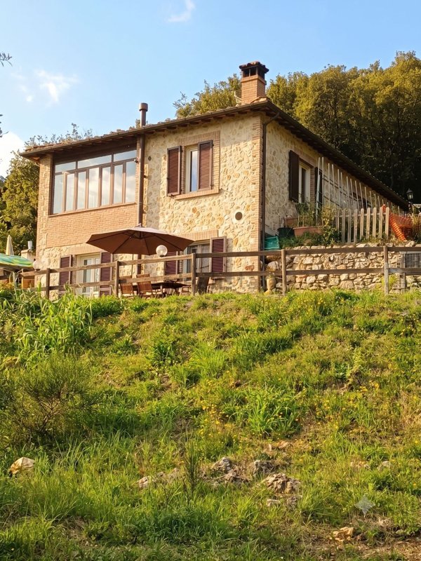 casale in vendita ad Amelia