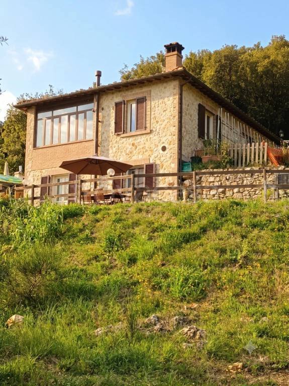 casa indipendente in vendita ad Amelia