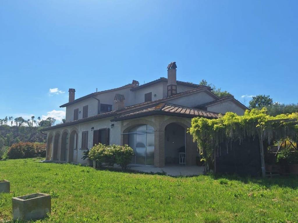 casa indipendente in vendita ad Amelia