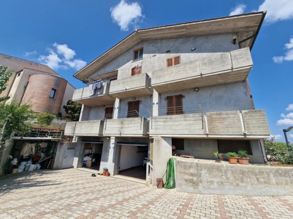 casa indipendente in vendita ad Amelia