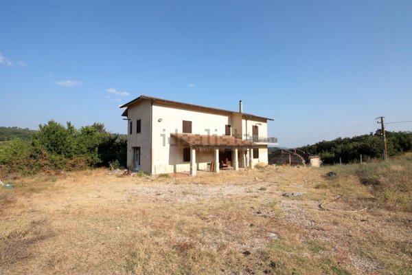 casa indipendente in vendita ad Amelia