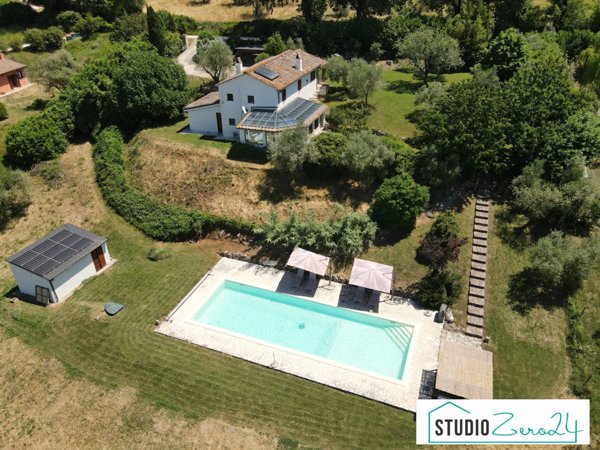 casa indipendente in vendita ad Amelia