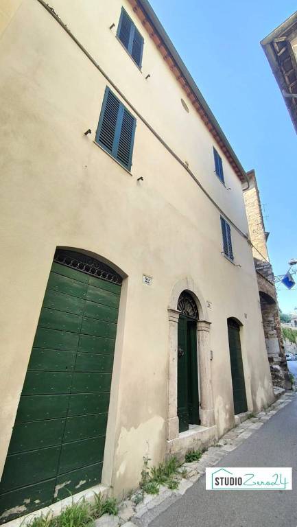 casa indipendente in vendita ad Amelia