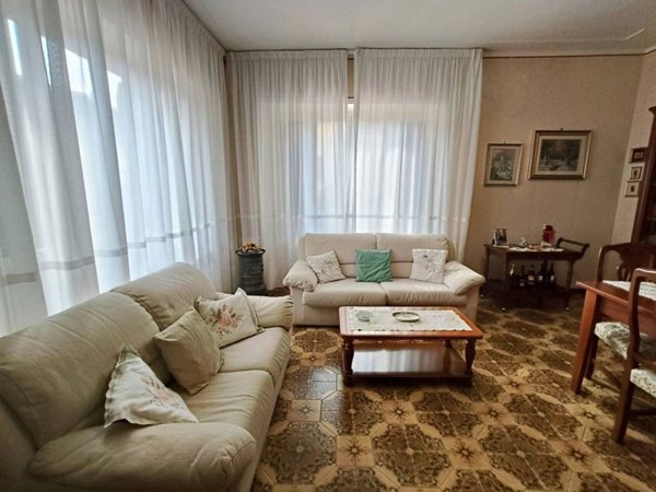 casa indipendente in vendita ad Amelia