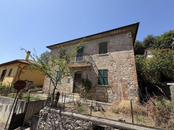 casa indipendente in vendita ad Amelia