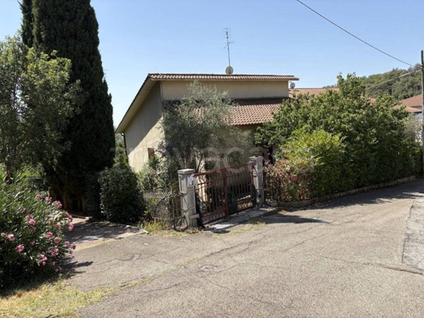 villa in vendita ad Amelia