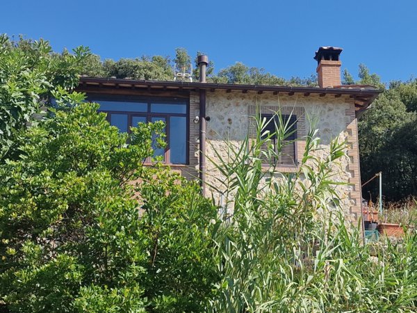 casa indipendente in vendita ad Amelia
