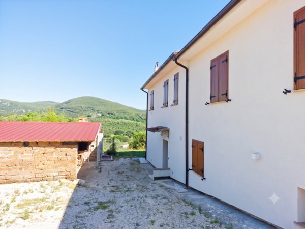 casa indipendente in vendita ad Amelia
