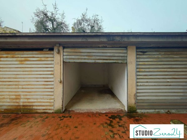 locale di sgombero in vendita ad Amelia