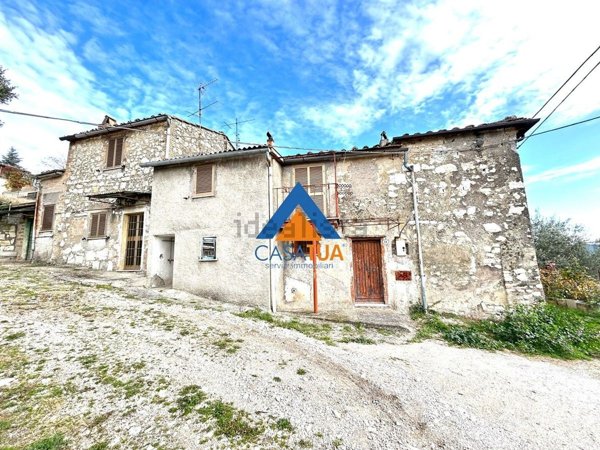 casa indipendente in vendita ad Amelia