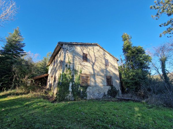 casa indipendente in vendita ad Amelia
